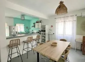 Cosy 2BD Home-Only 7 Mins walk to La Preneuse Beach & Shops