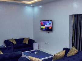 JKA 2-Bedroom Luxury Apartments，位于拉各斯的酒店