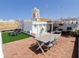 Centre old town rooftop apartment