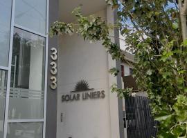 DEPARTAMENTO SOLAR con COCHERA，位于雷西斯膝西亚的自助式住宿