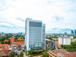 Grand Swiss-Belhotel Darmo，位于泗水中央之点购物中心附近的酒店