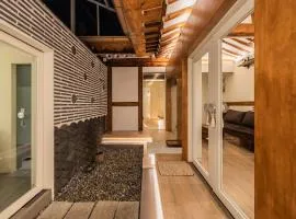 Luxury hanok with private bathtub - SW07