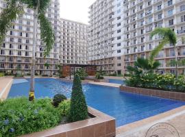 Affordable Condo w/ Pool, Shower Heater & Wi-Fi，位于Lapu Lapu City的酒店