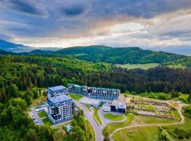 Nature View Apartment in Silver Mountain，位于布拉索夫的带泳池的酒店