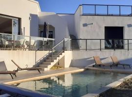 Villa Rossa Contemporaine Piscine chauffée，位于Palasca的酒店