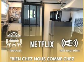 Paris-Eiffel, bienvenue -terrasse -Netflix，位于庞坦潘廷教堂地铁站附近的酒店