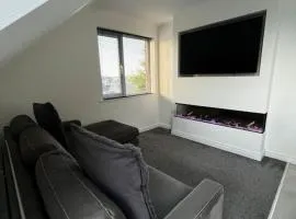 Seaside Serenity: Modern Flat