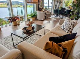 Nyoppusset hus med utsikt.，位于斯泰恩谢尔的酒店