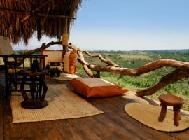 Crater Forest Tented Lodge，位于卡拉图的酒店