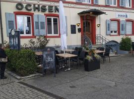 Hotel Ochsen, Dekos Restaurant，位于Steinen的酒店