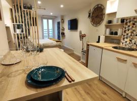 Studio vieille ville tout équipé sans ascenseur，位于芒通的自助式住宿