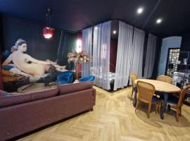 Le Boudoir D'Olympe Appartement érotico-romantique，位于蒙托邦的酒店