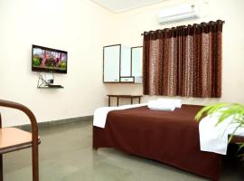 Hotel New India Bhimshakar，位于皮马尚格尔的酒店