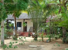 Hotel Village Vacances Awale Plage，位于Grand-Popo的酒店
