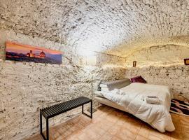 "Florence Cave Central Suite" - 5 min To Mandela Forum - 2 Bedrooms - Free Parking，位于佛罗伦萨的酒店