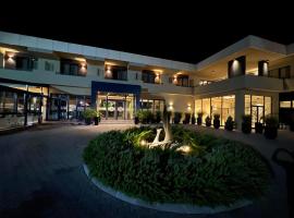 Hotel Angro Palace，位于卡瓦达尔奇的酒店