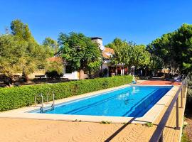 Casa con piscina en Tortosa Delta de l'Ebre，位于托尔托萨的宠物友好酒店