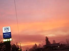 Oakridge Inn & Suites，位于橡树岭的酒店