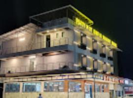 Hotel Manas,Tilore，位于Indāpur的酒店