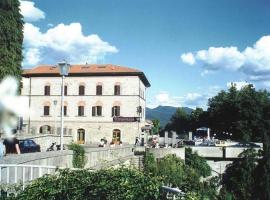 飞欧拉酒店，位于圣菲奥拉的酒店