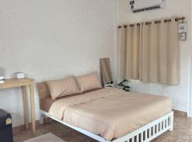 DE VARIS KHAOKHO，位于Ban Non Na Yao的酒店