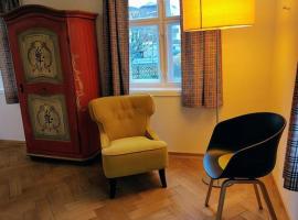 Ferienwohnung RESL - geschmackvoll renoviert & zentral im historischen Schindelhaus，位于上施陶芬的公寓