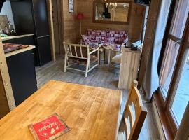 Appartement coeur de station Valfrejus 6 pers，位于莫达讷的酒店
