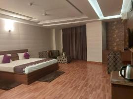 MODI'S HOTEL，位于卡尔卡的酒店