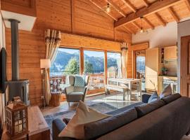 Beautiful 2 bed Chalet Morzine，位于莫尔济讷的木屋