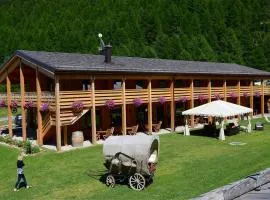 La Tresenda Hotel and Mountain Farm