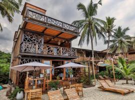 Yaku Hostel，位于Playa Mendiguaca的酒店