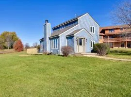 Cozy Illinois Abode with Deck and Grill, Near Golfing!