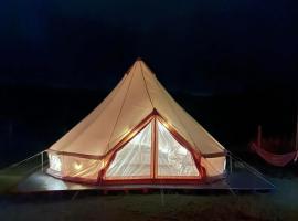 Maleka Farm: Tent Glamping North Shore Oahu，位于拉耶的露营地