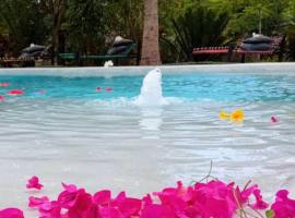 Private house, pool and garden, Zanzibar，位于布韦朱的酒店