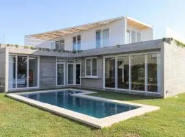 Modern 4BR Villa with Private Pool in Paracas