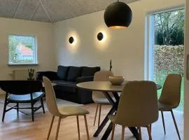 Hyggelig nyrenoveret lejlighed til 4 Personer