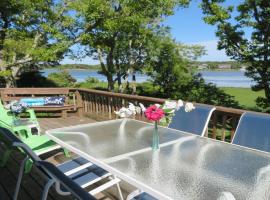 84 Cranberry Lane Chatham Cape Cod ~ Ridgevale Retreat，位于South Chatham的酒店