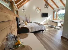 Rainy Hill Retreat - The Loft