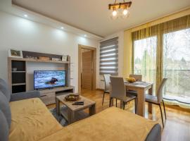 Apartmani Oktobar 06，位于兹拉蒂博尔的酒店