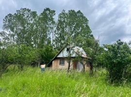 Bulgaria Countryside House Tiny Villa Cottage by Mountains of Kazanlak，位于卡赞勒克的别墅