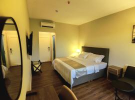 Onyx Hotel & Villa，位于Tanjunguban的酒店