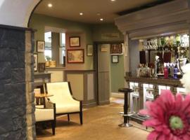 The Schooner Hotel，位于阿尔恩茅斯的酒店