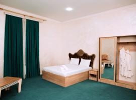 LEON HOTEL，位于巴库的酒店