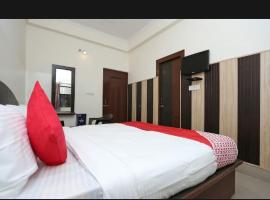 Hotel Shiva Palace haridwar nearby bus and railway station，位于哈里瓦的酒店