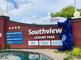 Southview Holiday Park, Deluxe Caravan，位于斯凯格内斯的度假园