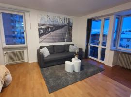 Close to the subway. Beautiful and Cozy apartment!，位于斯德哥尔摩的公寓