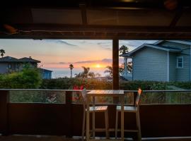 Contemporary Ocean Sunset Views with Firepit Pt Loma close to PLNU，位于圣地亚哥的海滩短租房