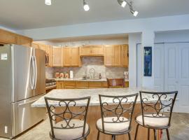 7 Mi to French Quarter NOLA Abode with Home Theater