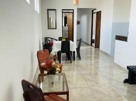 Apartamento Familiar Buga - Basílica señor de los milagros N1，位于布加的酒店