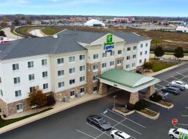 Holiday Inn Express Hotel & Suites Waukegan/Gurnee, an IHG Hotel，位于沃基根五大湖海军训练中心附近的酒店